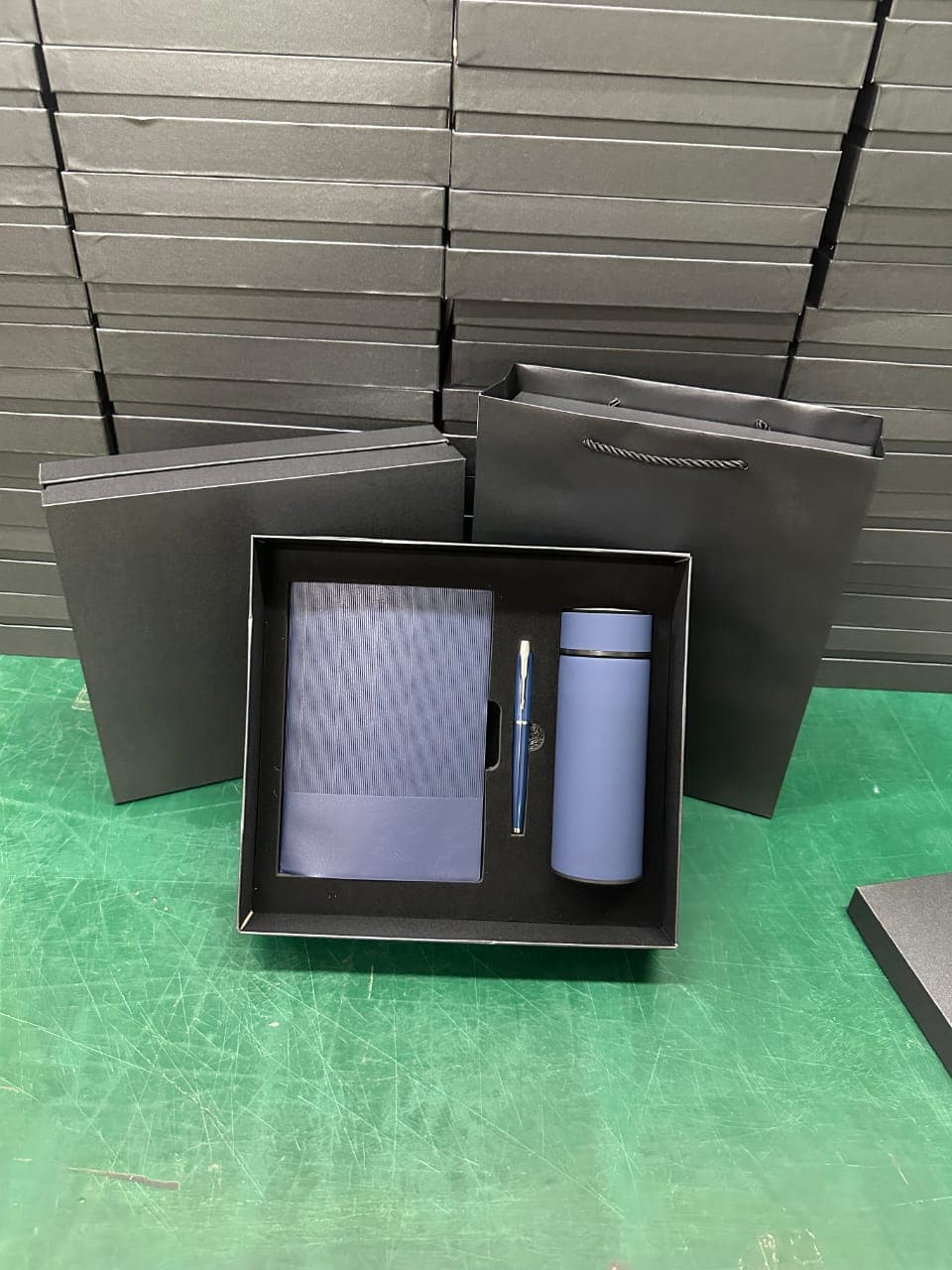 Vacuum Cup, Notebook & Pen Set